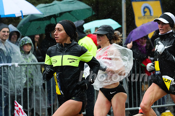 Desiree Davila, Serena Burla & Shalane Flanagan in the rain...